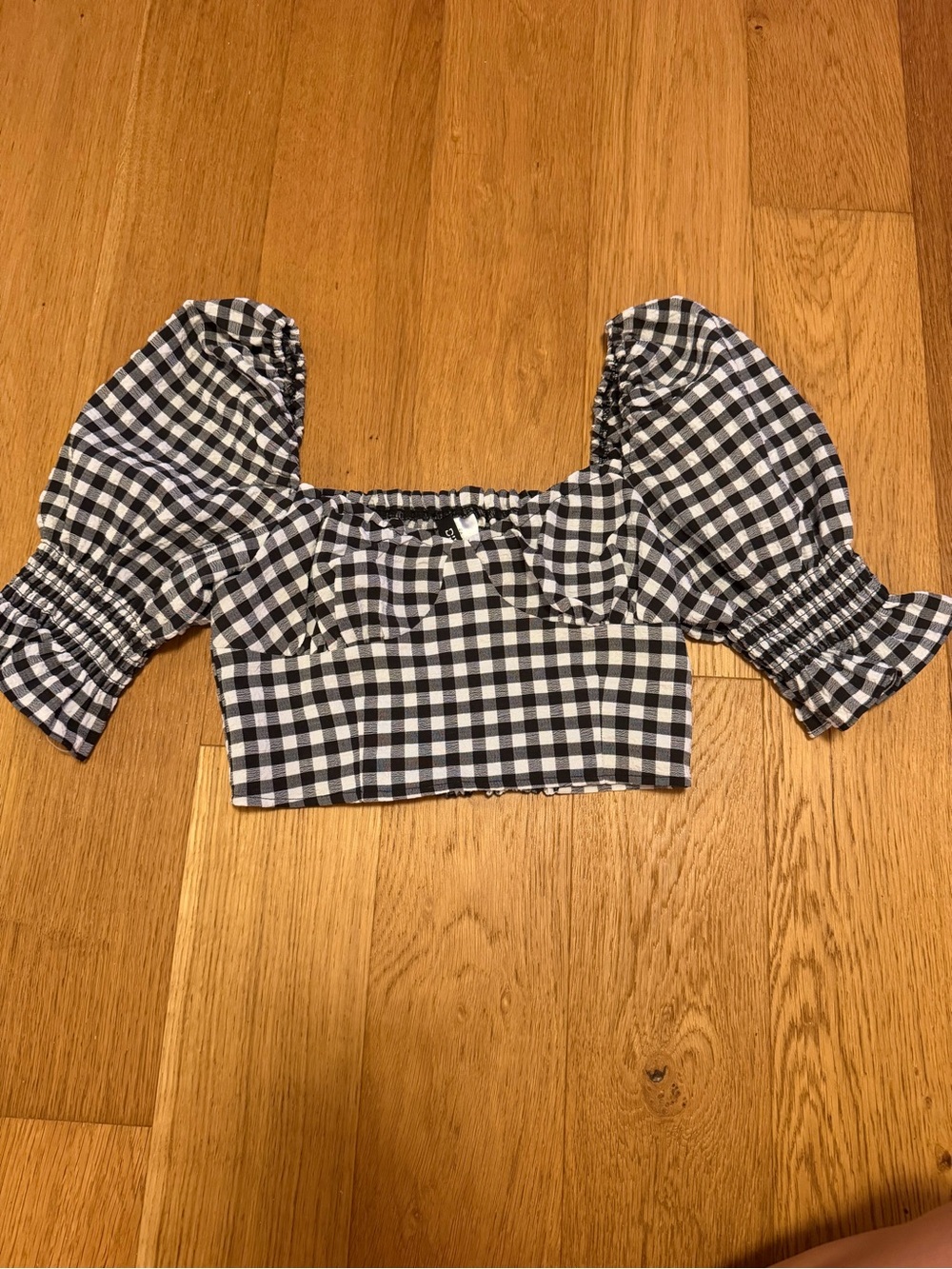 H&M Black & White Gingham Puff-Sleeve Cropped Top
